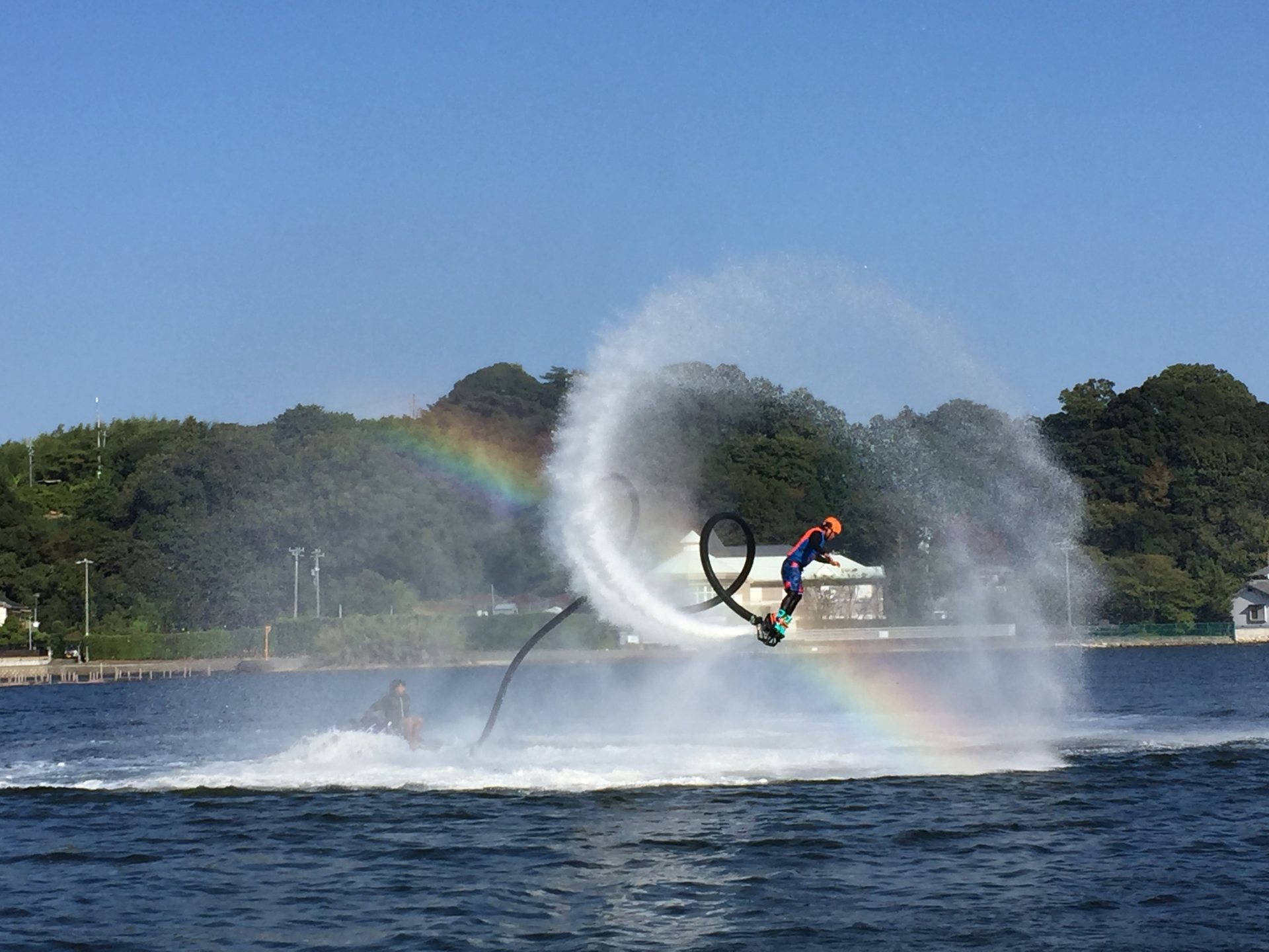 浜名湖でジェットスポーツ「フライボード」を楽しむ！ | 浜松・浜名湖ちょい旅ガイド