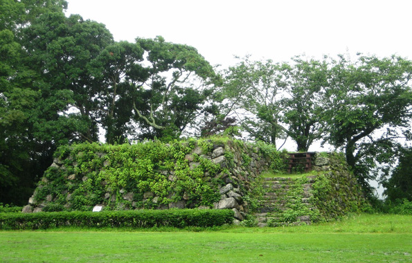 Futamata Castle Ruins