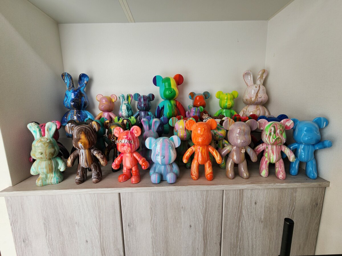 カラフル ベアアート専門店】絵の具を流しかける新体験アートを楽し